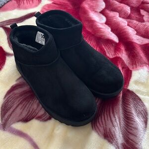 SO lupita women’s cozy mini winter boots